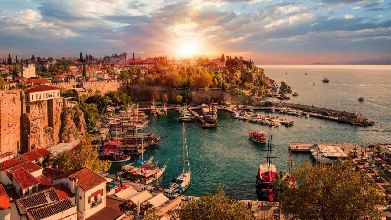 Turizmciler ne istiyor? Maliyet, kur, iç pazar ve yatırım gündemde